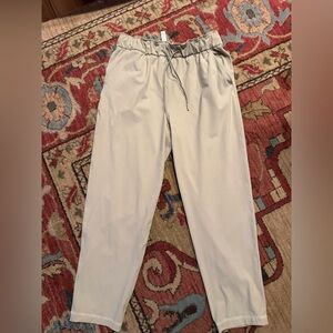 lululemon athletica women’s Light cream Joggers